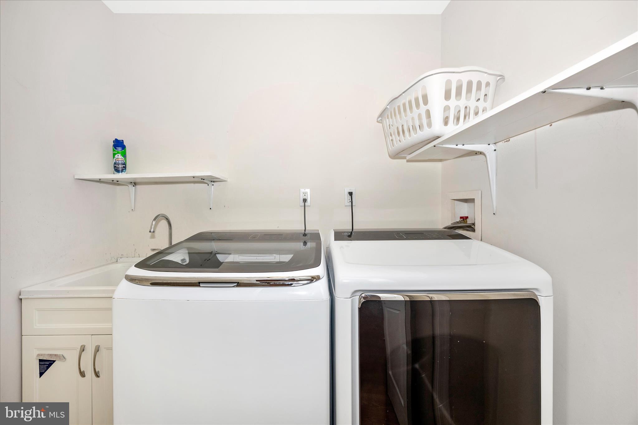 PT ROCKVILLE OUT RES. 3 - Residential