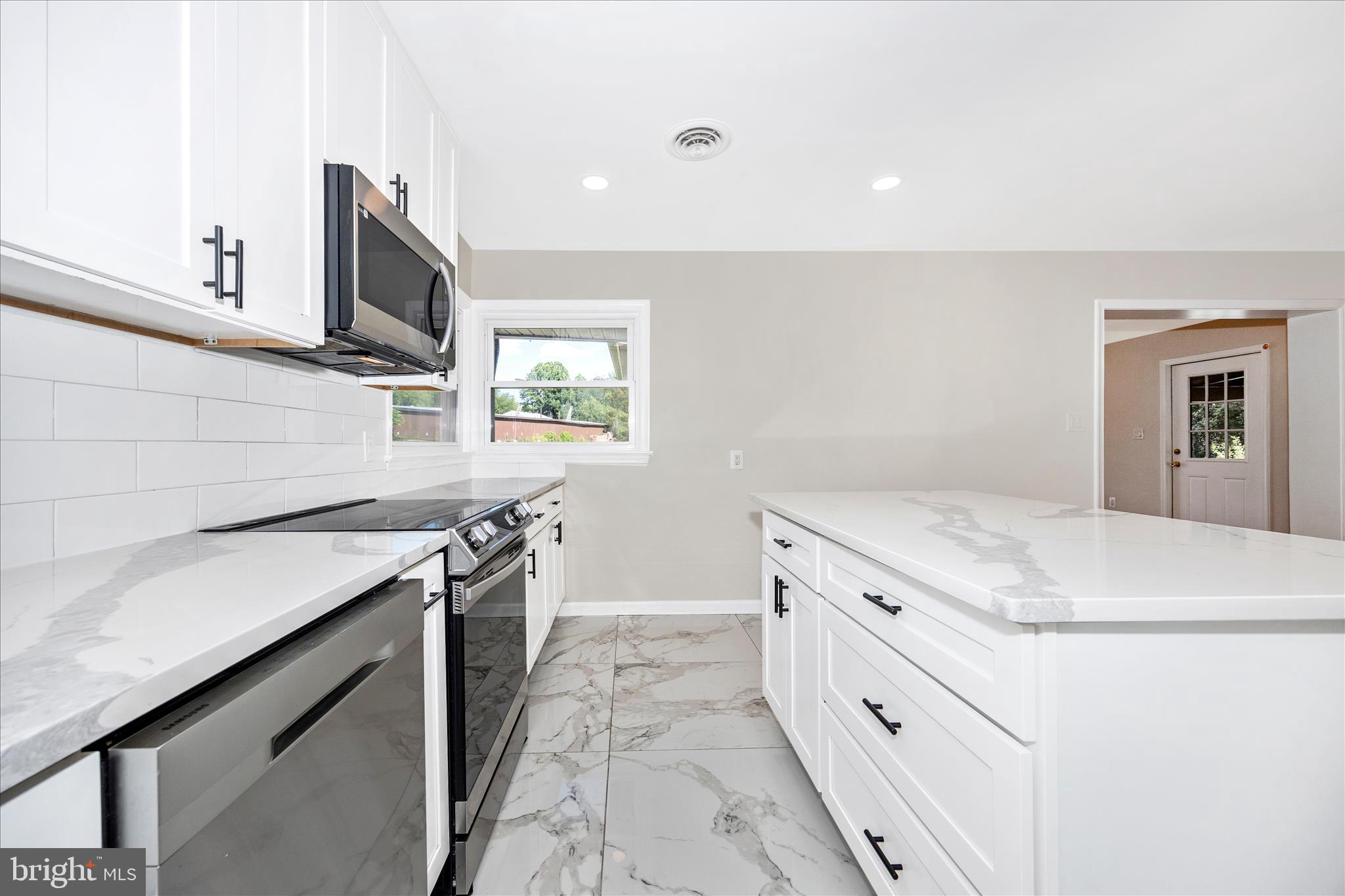 PT ROCKVILLE OUT RES. 3 - Residential