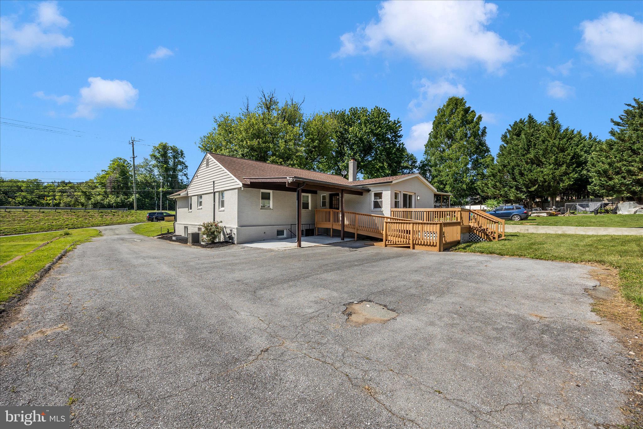 PT ROCKVILLE OUT RES. 3 - Residential