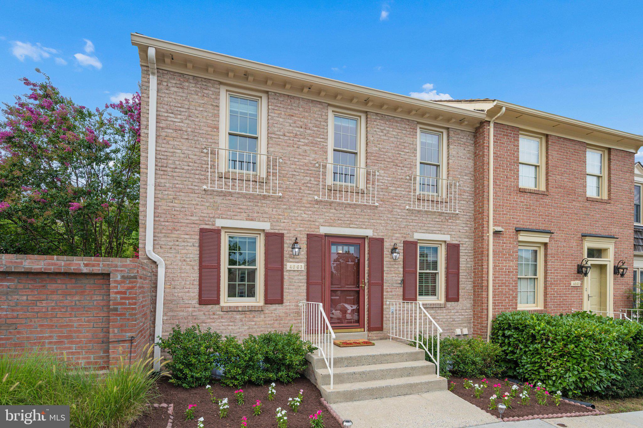MANOR VILLAGE - Residential