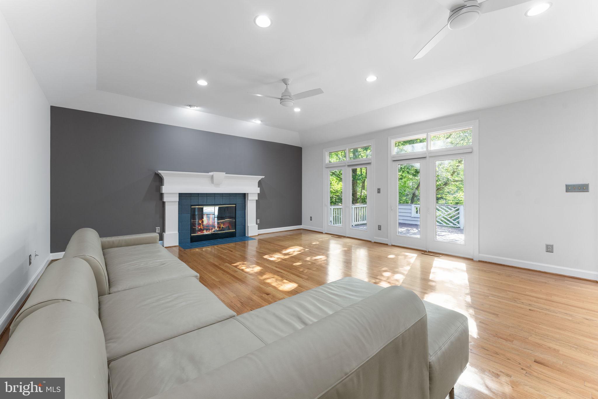 RESTON - Residential