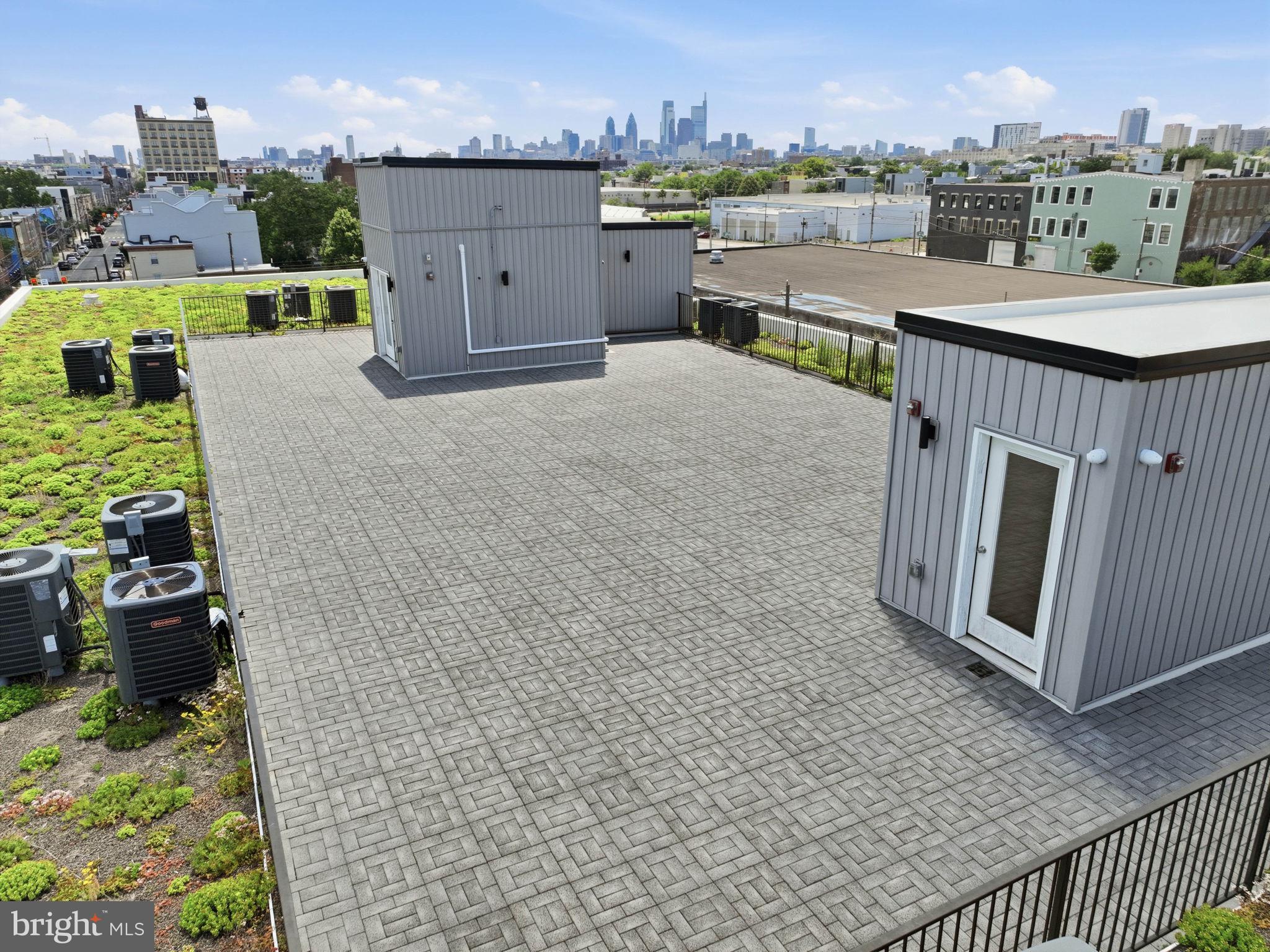 WEST KENSINGTON - Commercial Sale