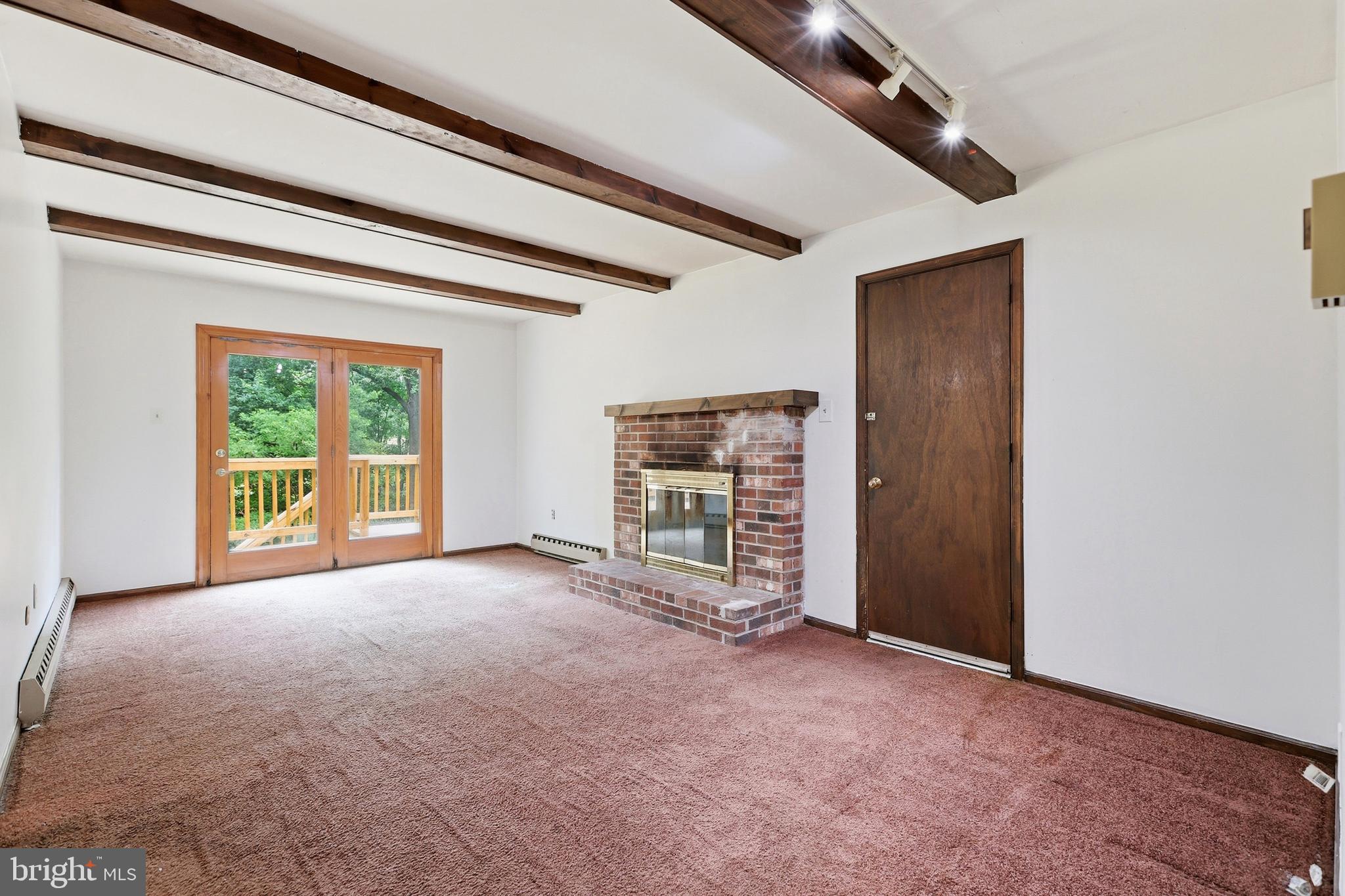 PEBBLE HILL - Residential