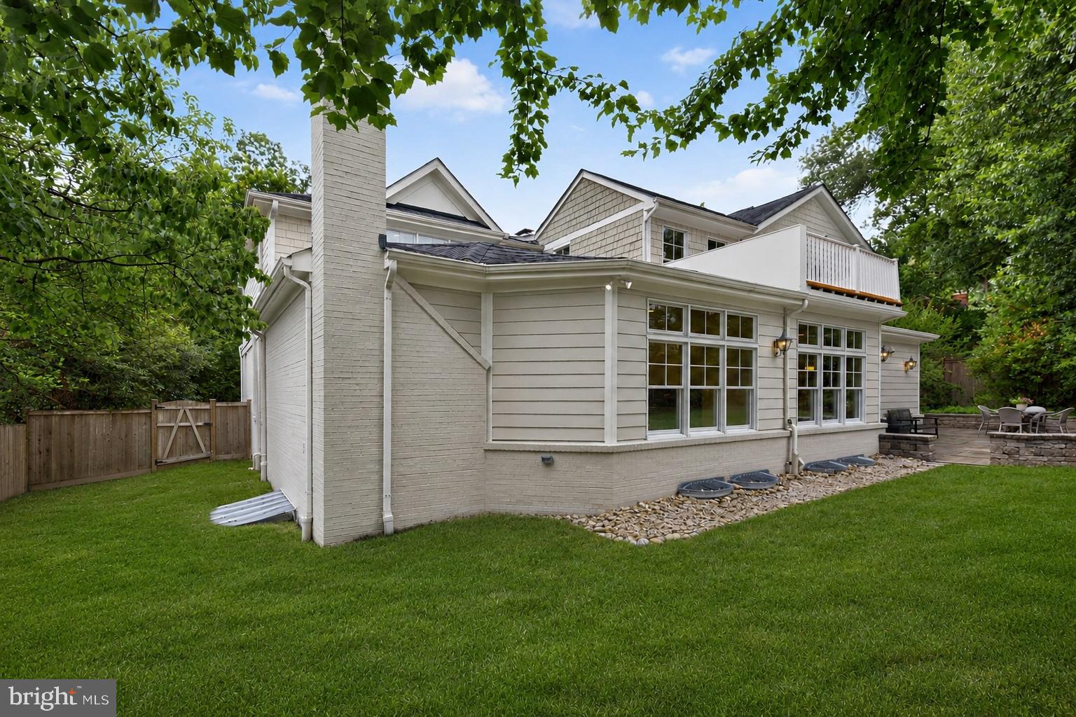 BRADLEY HILLS - Residential
