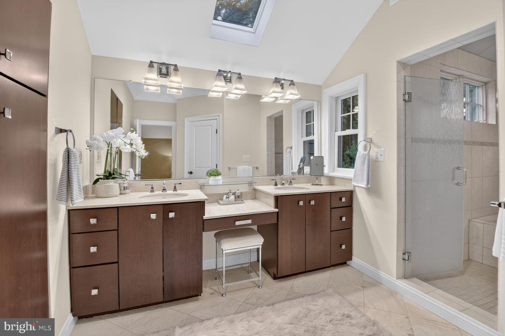 BRADLEY HILLS - Residential