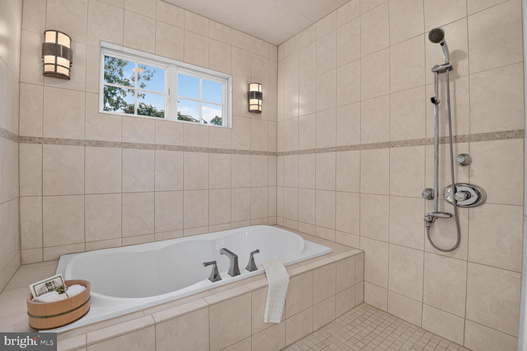 BRADLEY HILLS - Residential