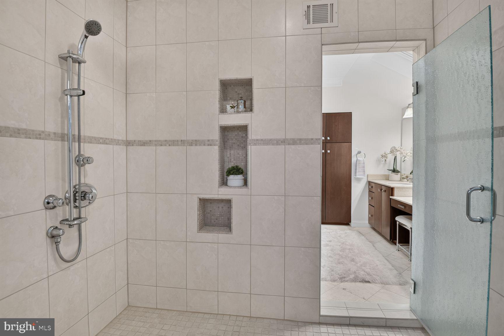 BRADLEY HILLS - Residential