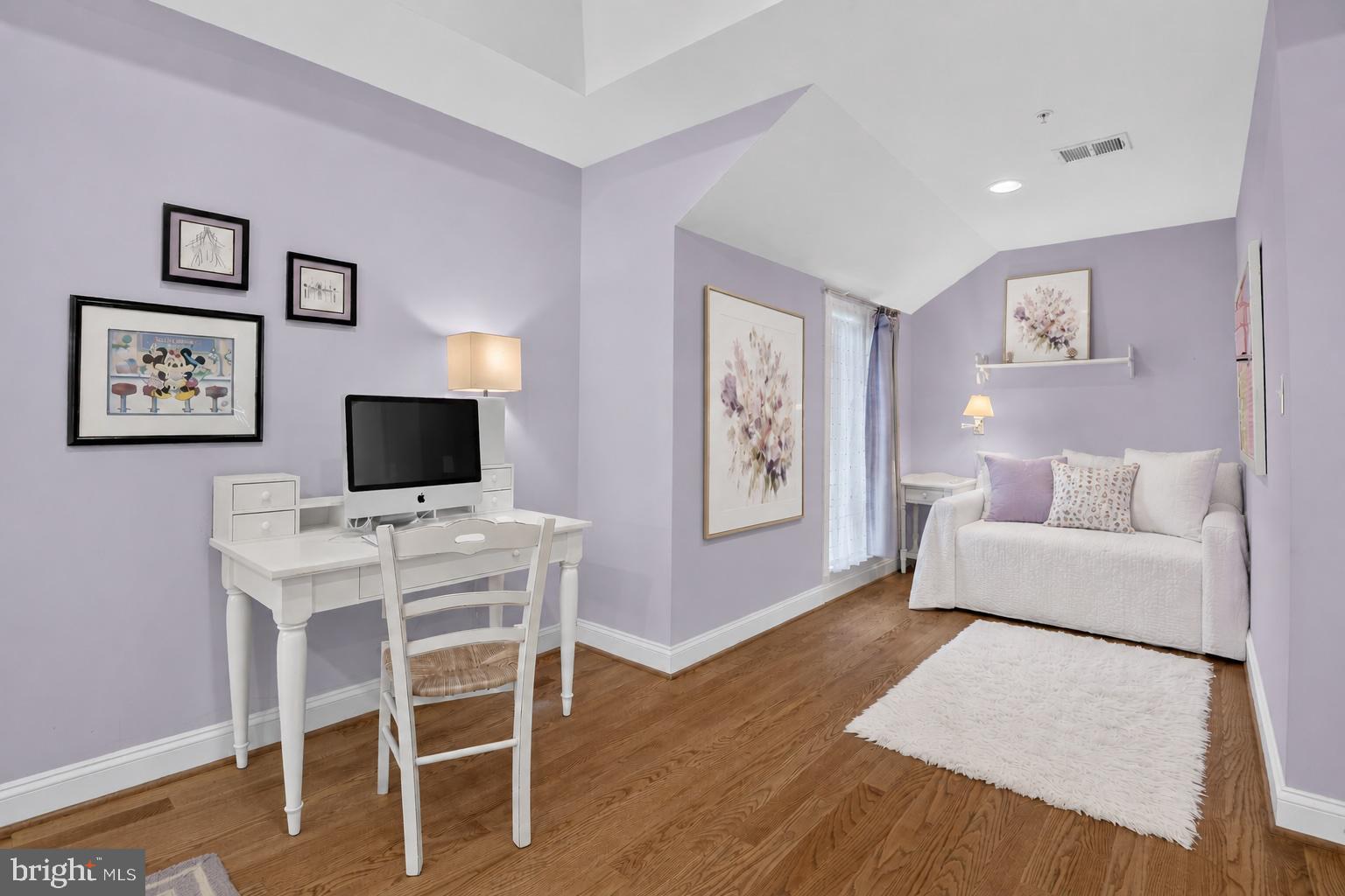 BRADLEY HILLS - Residential