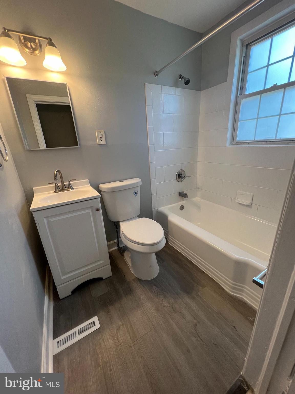 GLEN OAKS - Residential