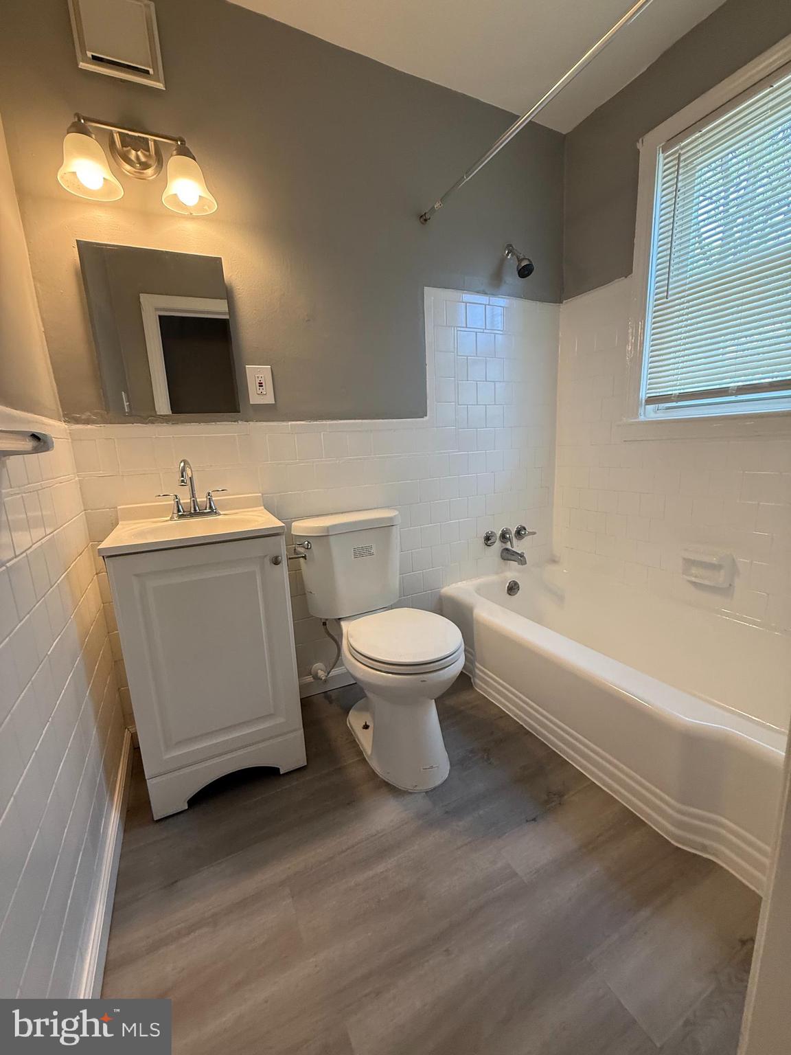 GLEN OAKS - Residential