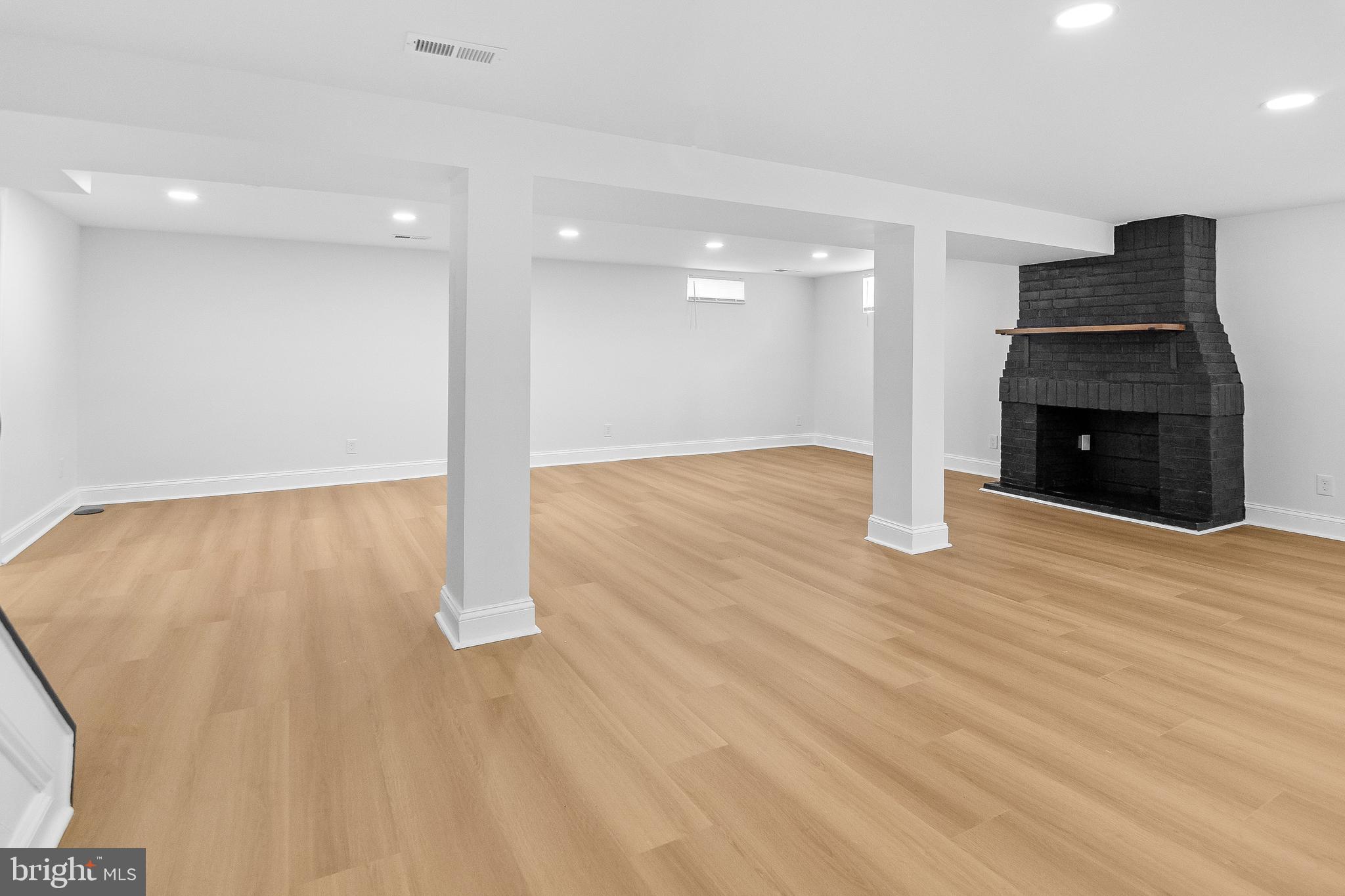 LIBERTY MANOR - Residential