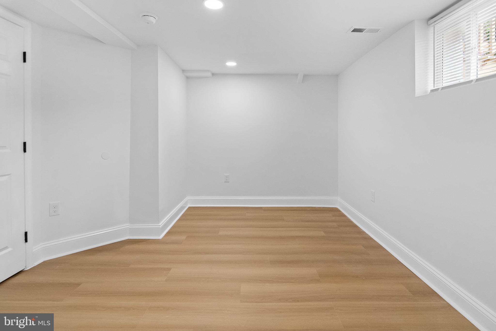 LIBERTY MANOR - Residential