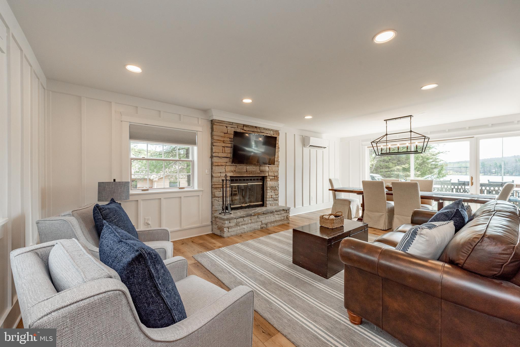 PARADISE POINT - Residential