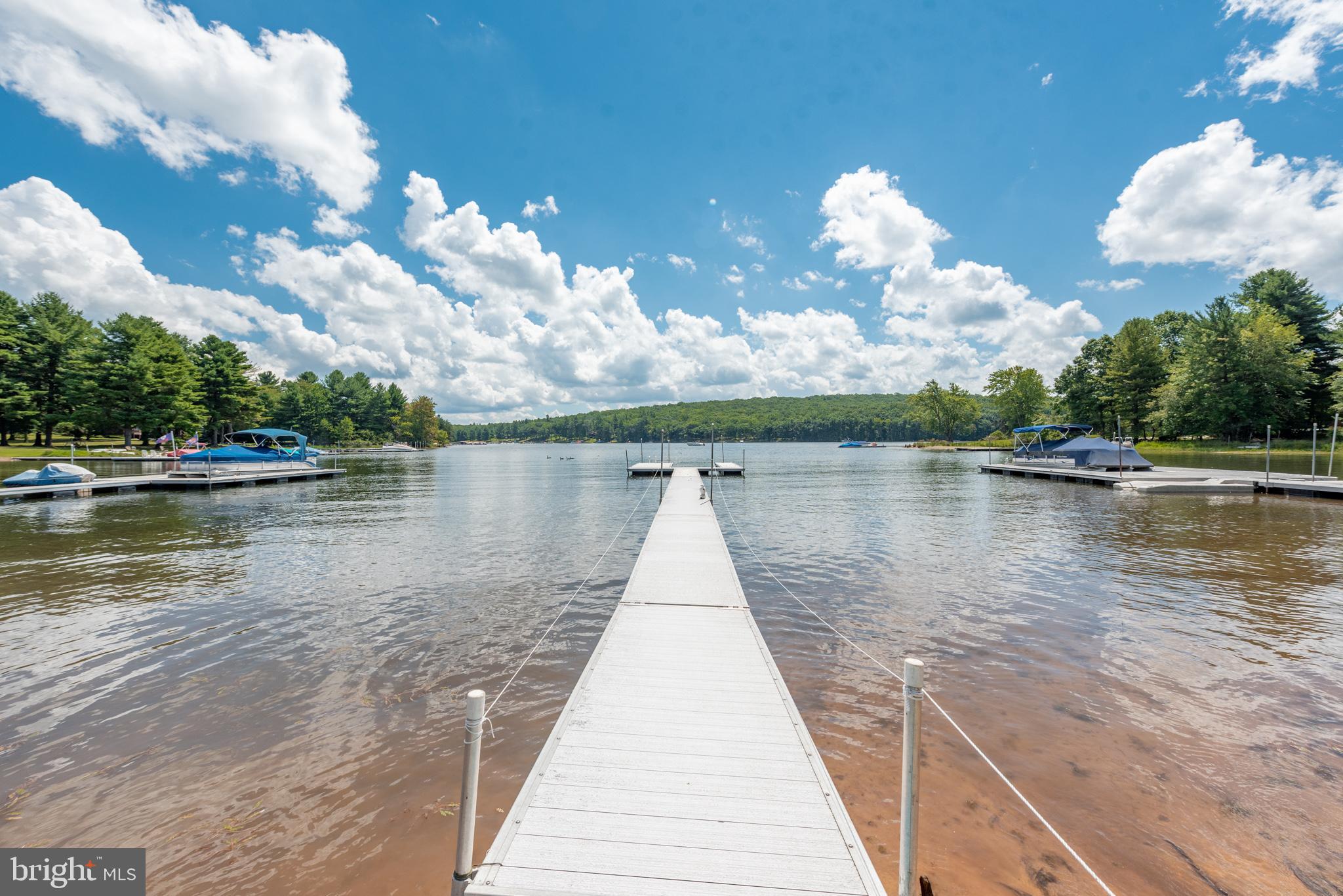 PARADISE POINT - Residential