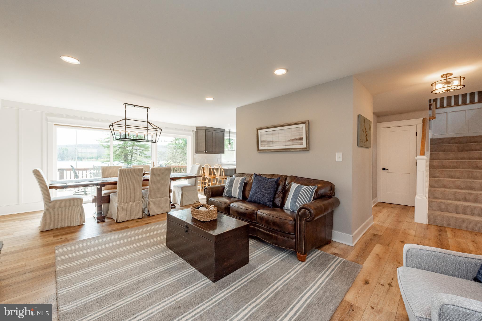 PARADISE POINT - Residential