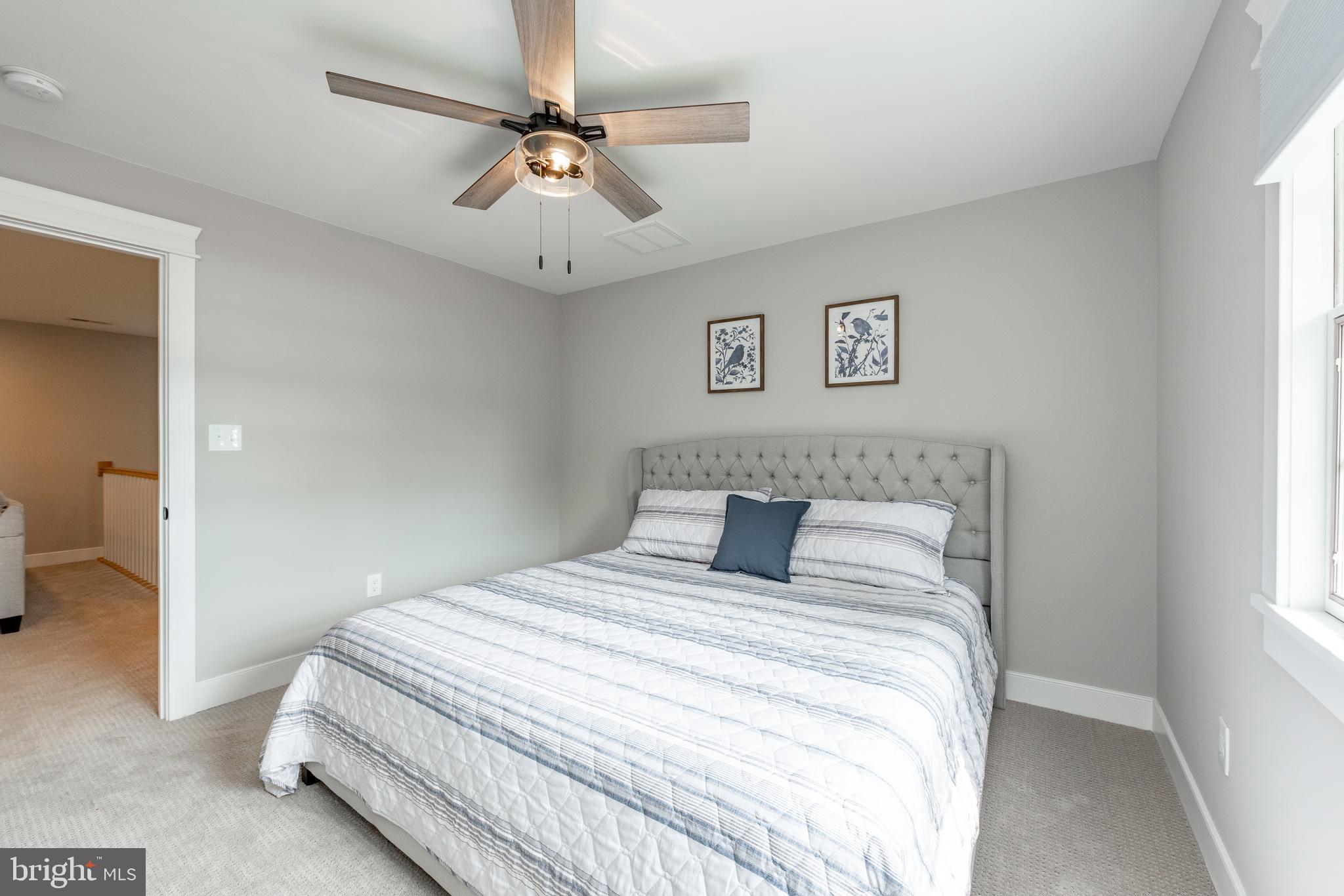 PARADISE POINT - Residential