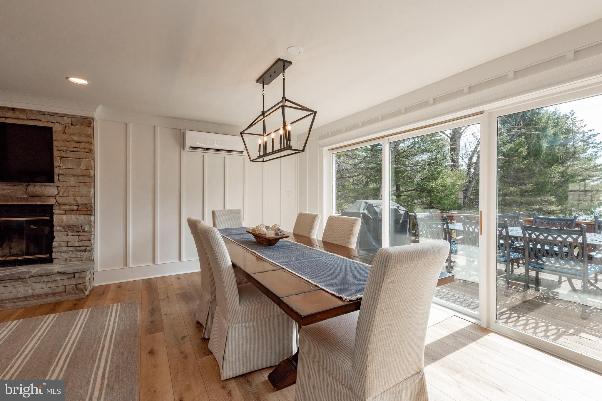 PARADISE POINT - Residential