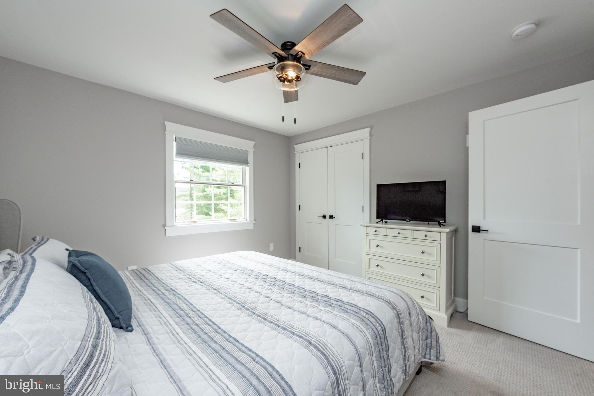 PARADISE POINT - Residential