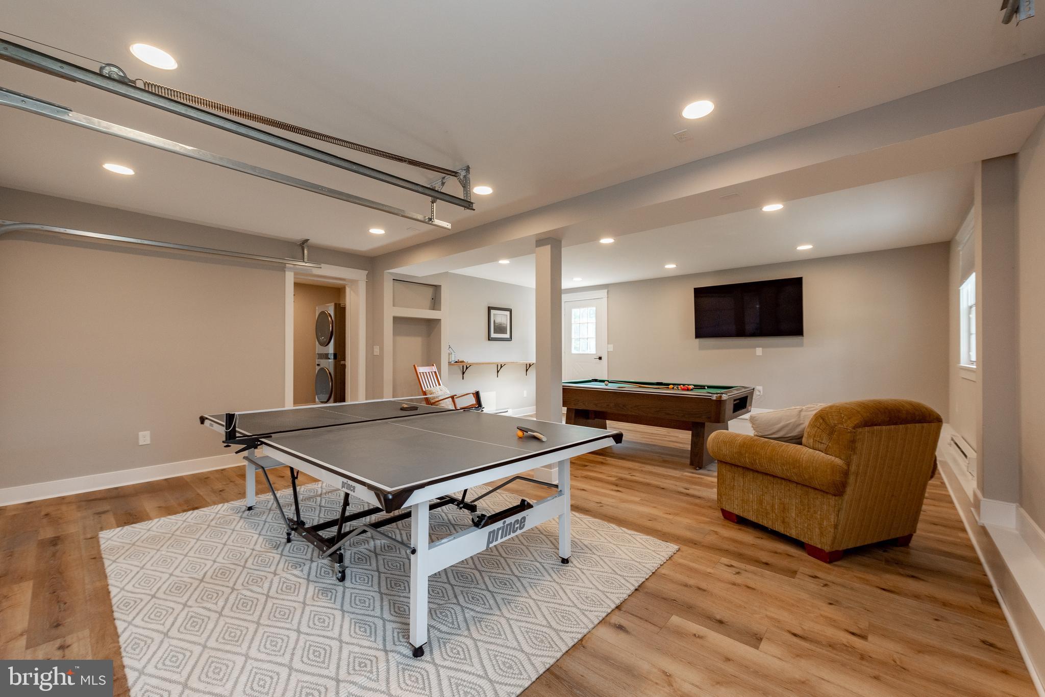 PARADISE POINT - Residential