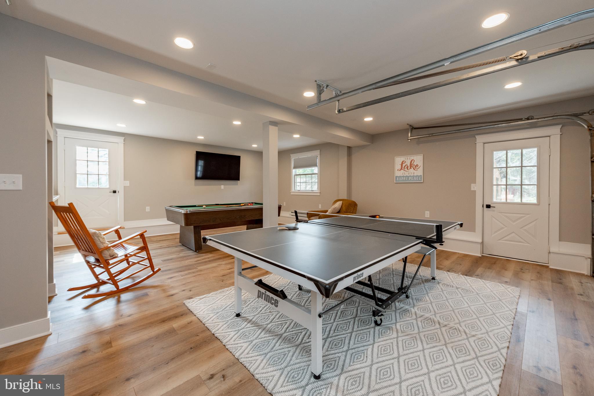 PARADISE POINT - Residential