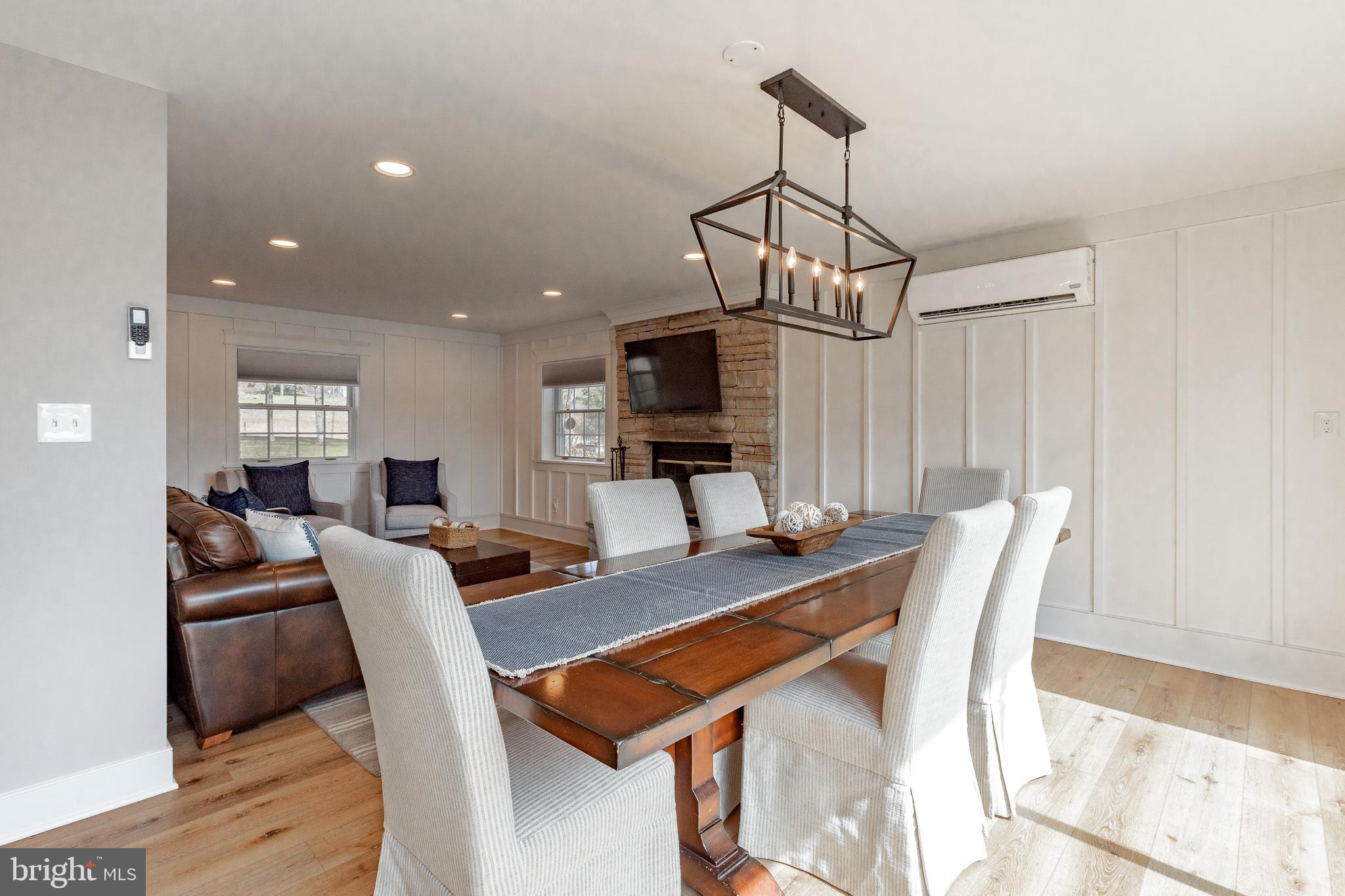 PARADISE POINT - Residential