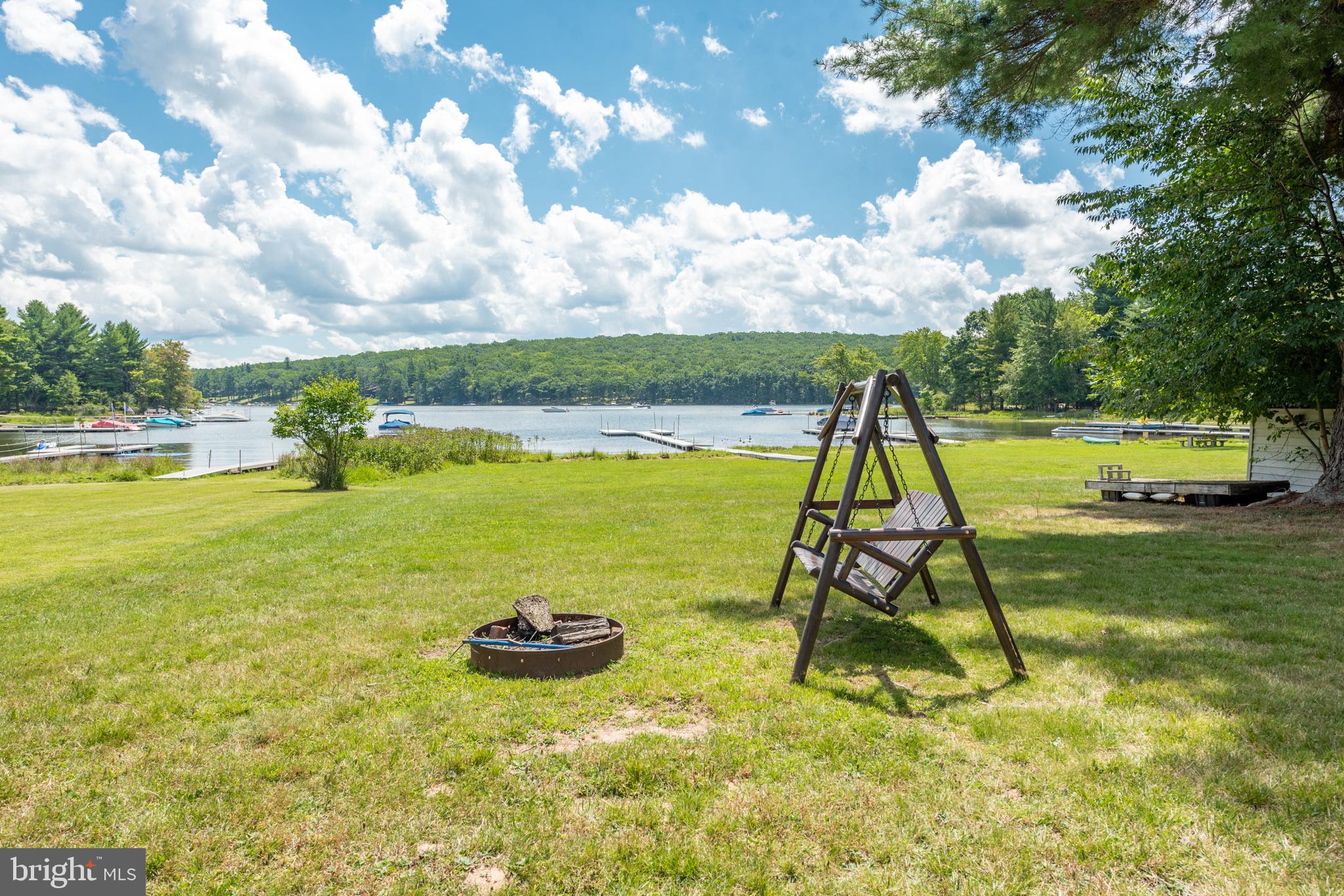PARADISE POINT - Residential