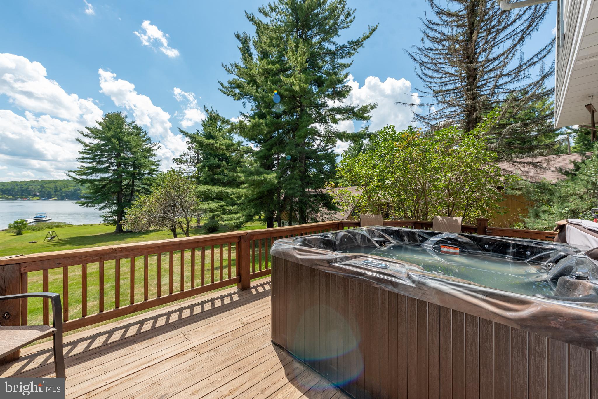 PARADISE POINT - Residential