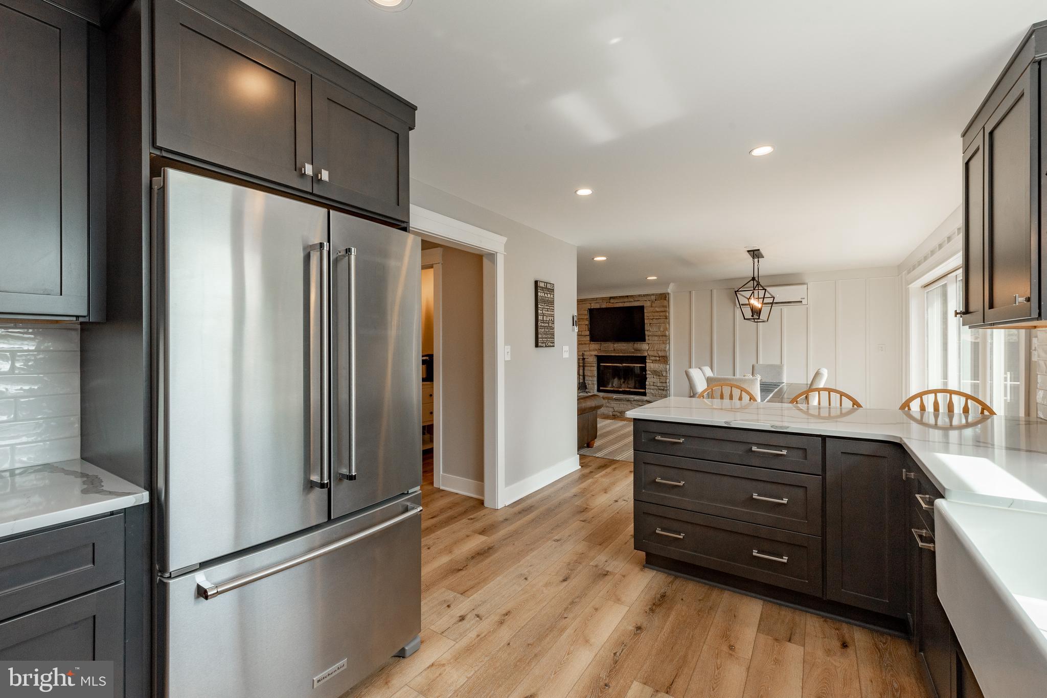 PARADISE POINT - Residential