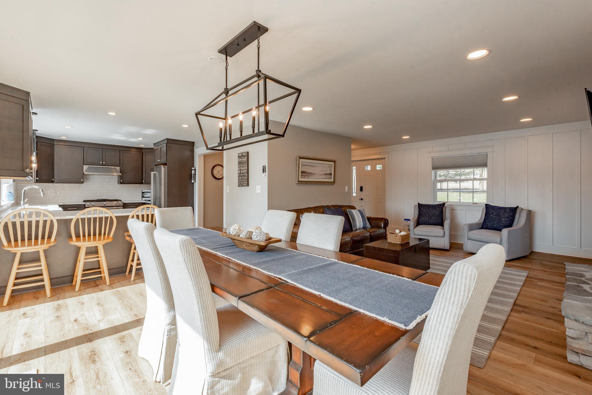 PARADISE POINT - Residential