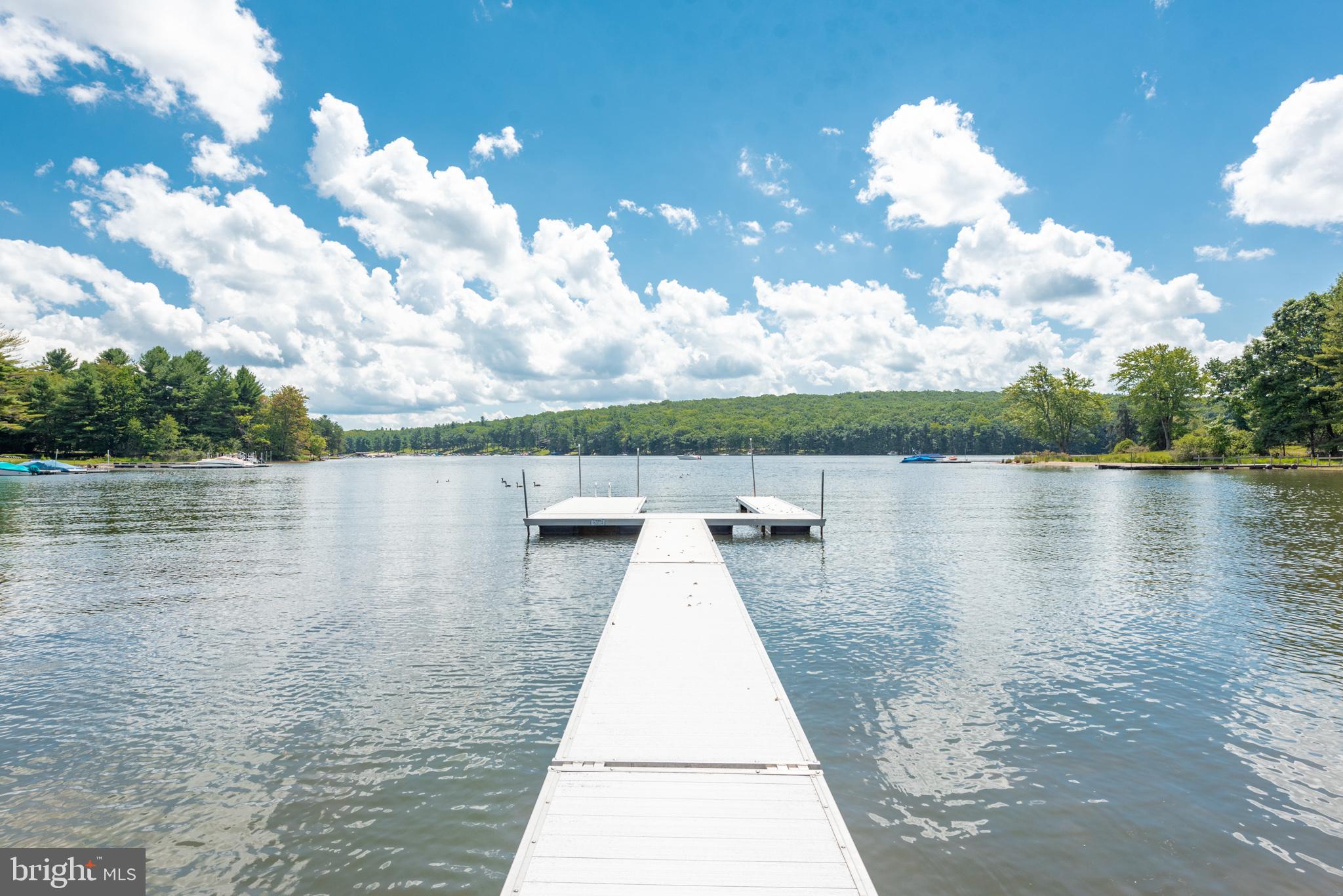 PARADISE POINT - Residential