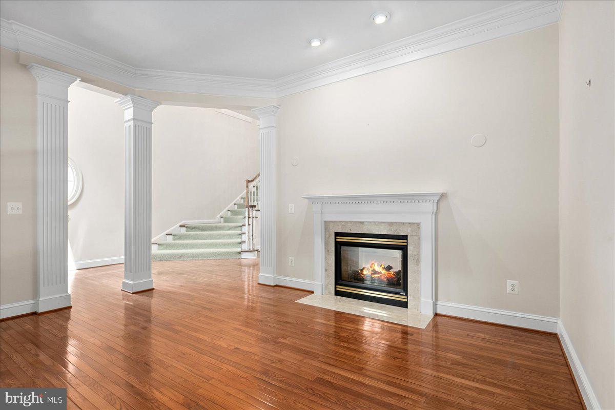 WILSHYRE OF MCLEAN - Residential