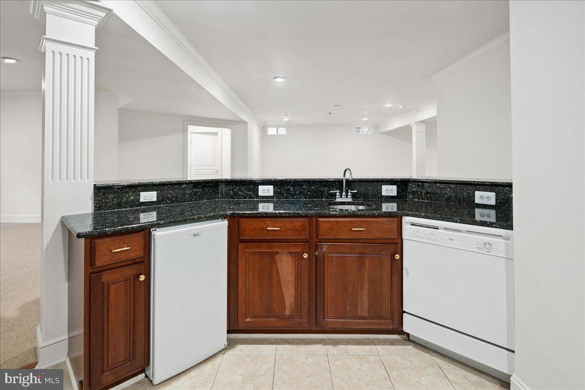WILSHYRE OF MCLEAN - Residential