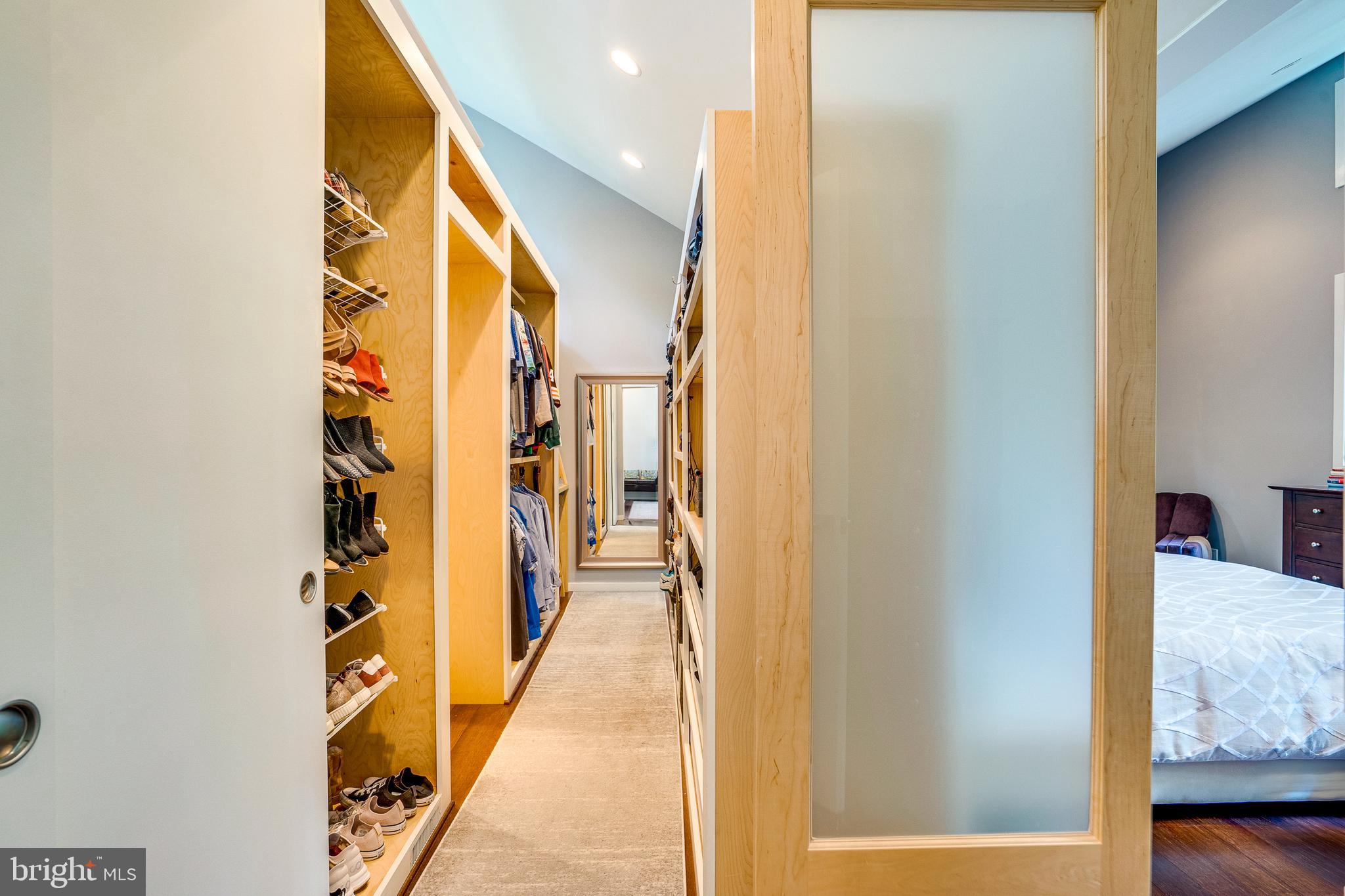 RESTON - Residential