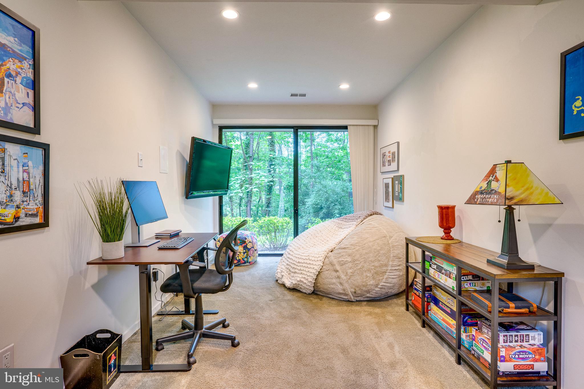RESTON - Residential