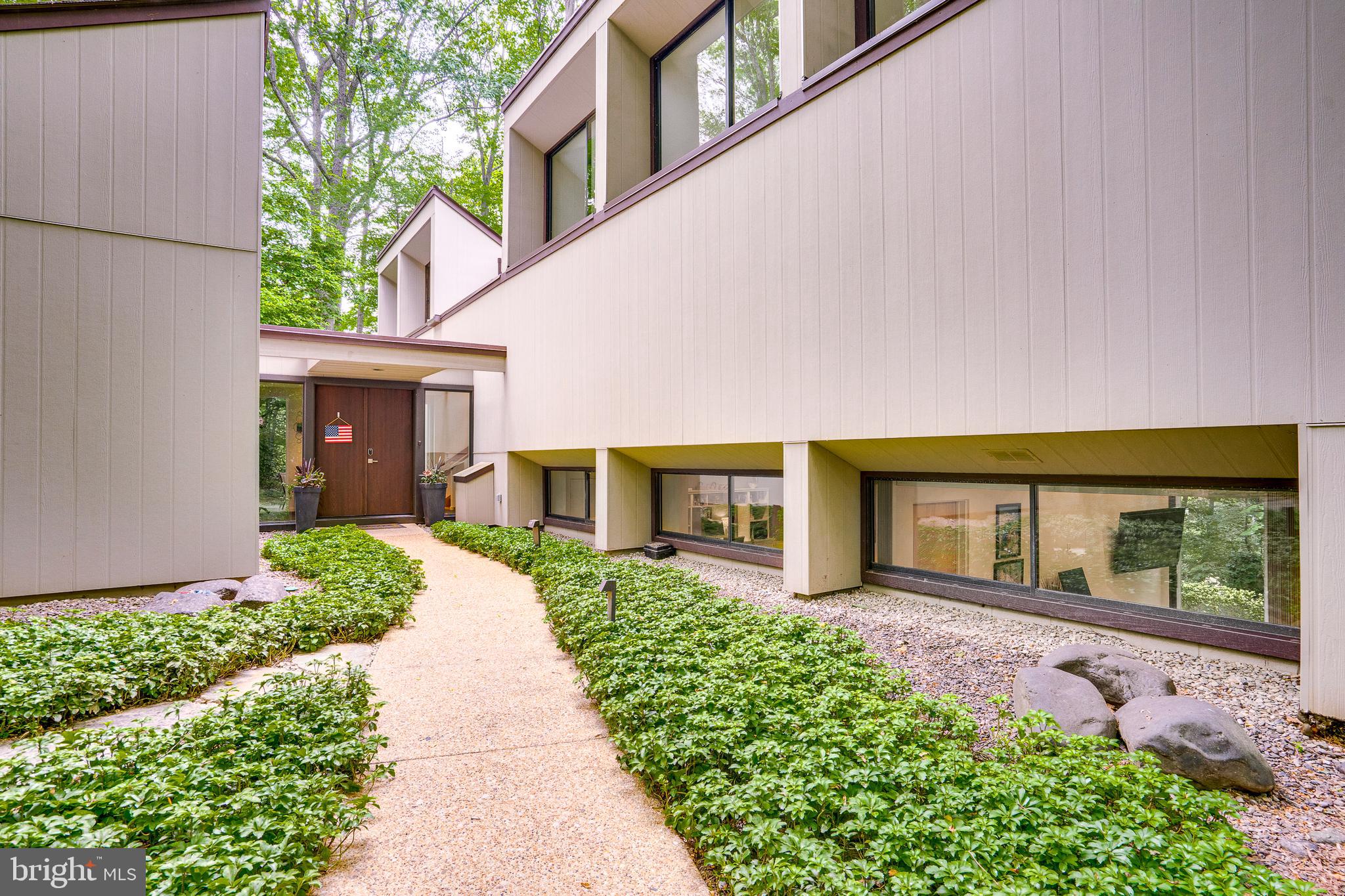 RESTON - Residential