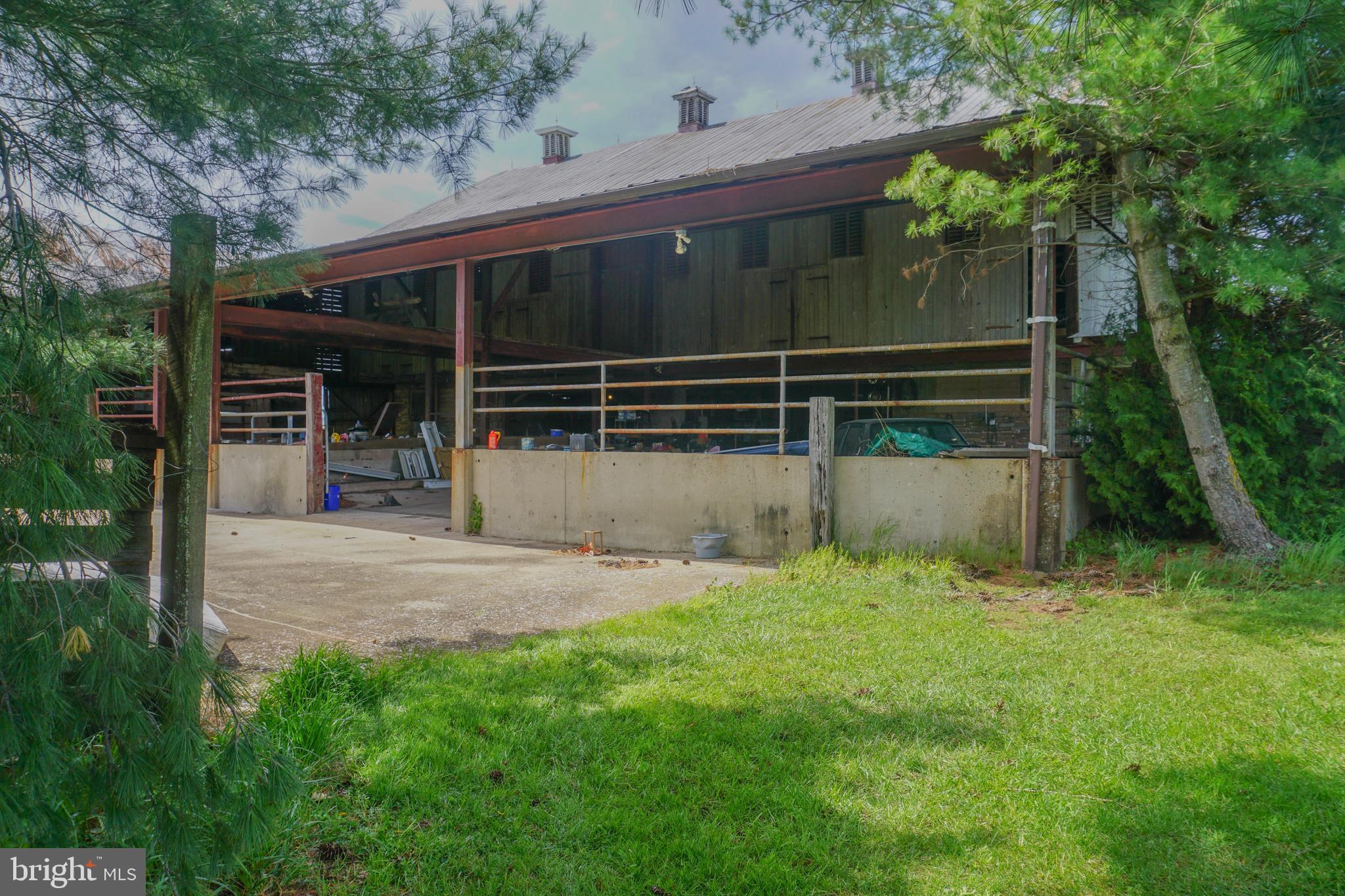 NONE, RURAL - Farm