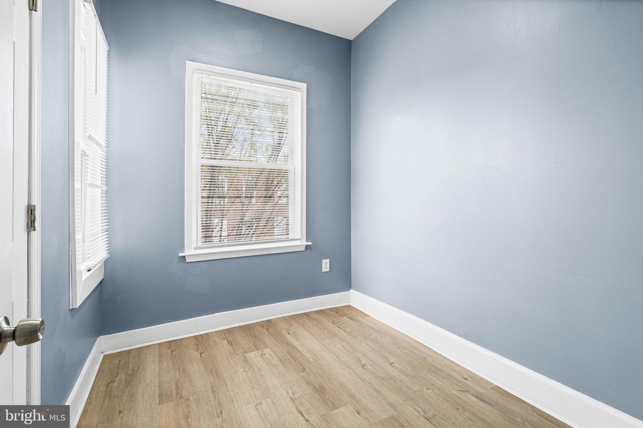 ELLWOOD PARK - Residential