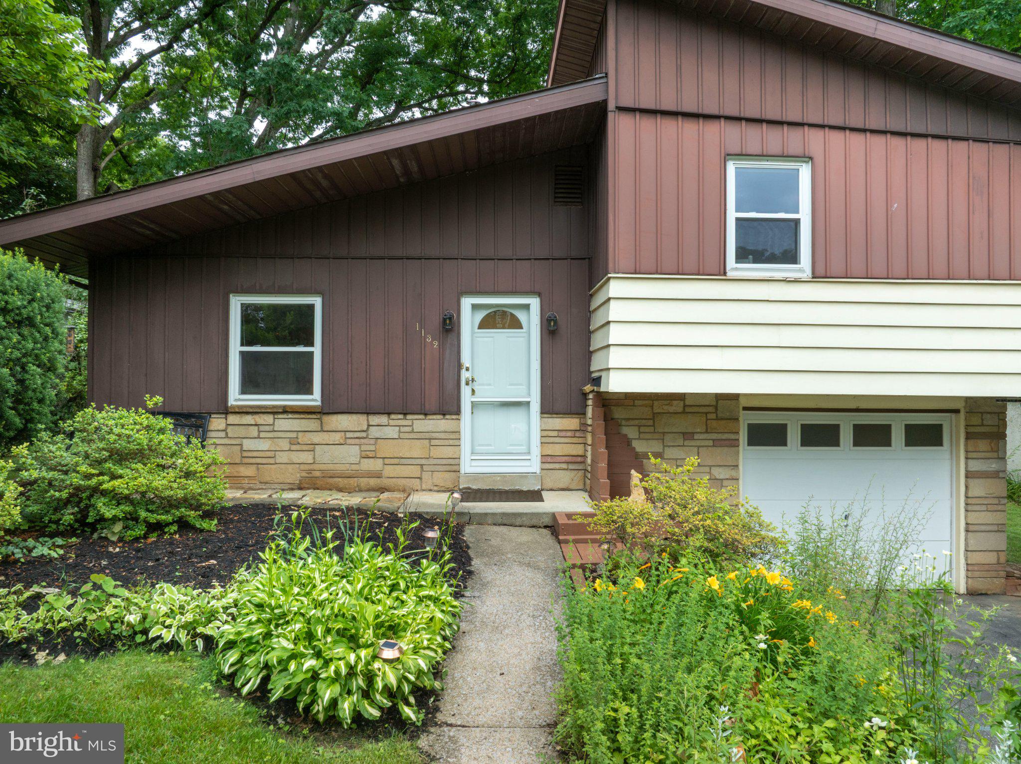 WHITE OAKS - Residential