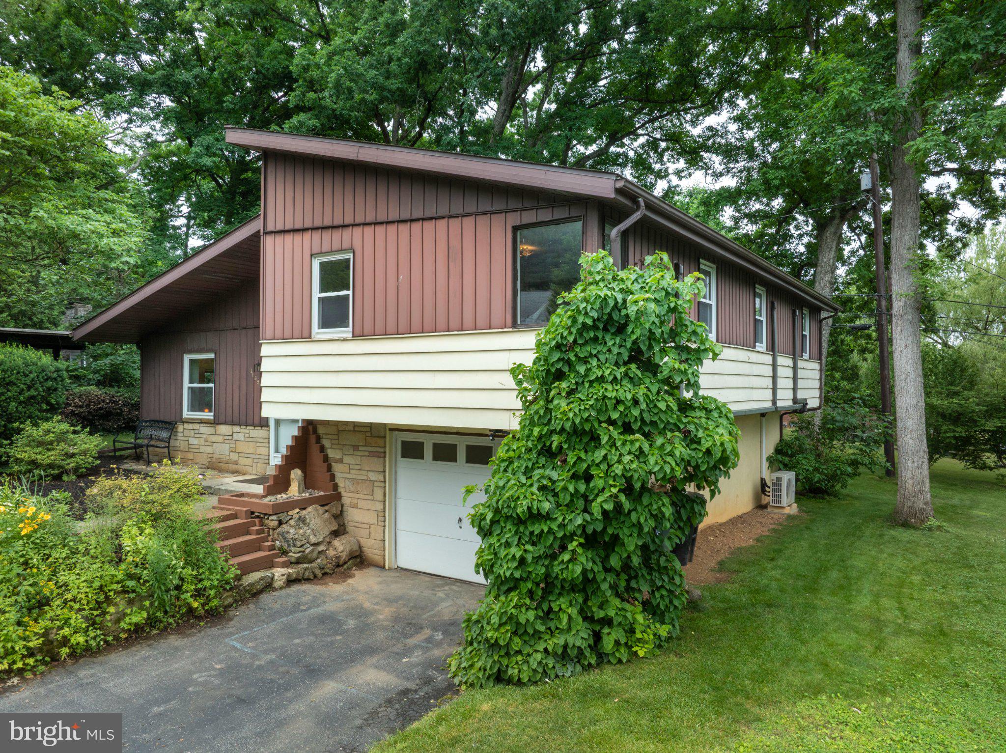 WHITE OAKS - Residential