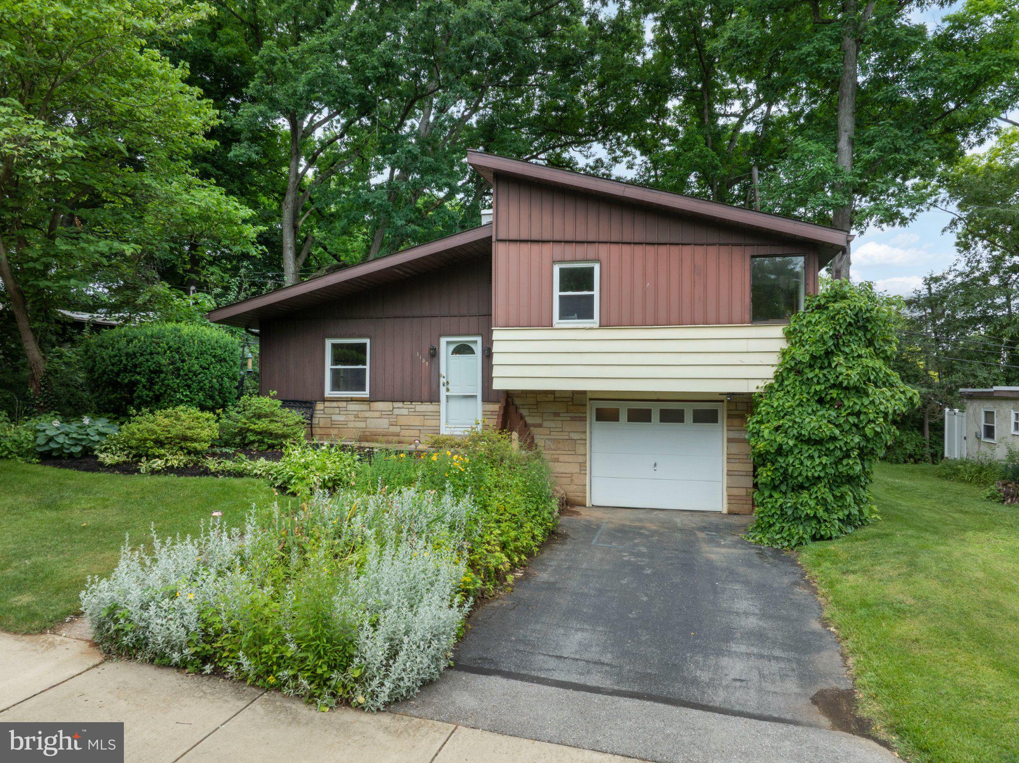 WHITE OAKS - Residential