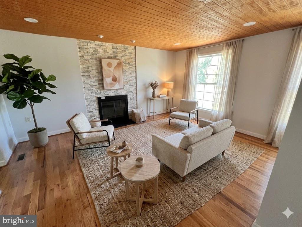 RESTON - Residential