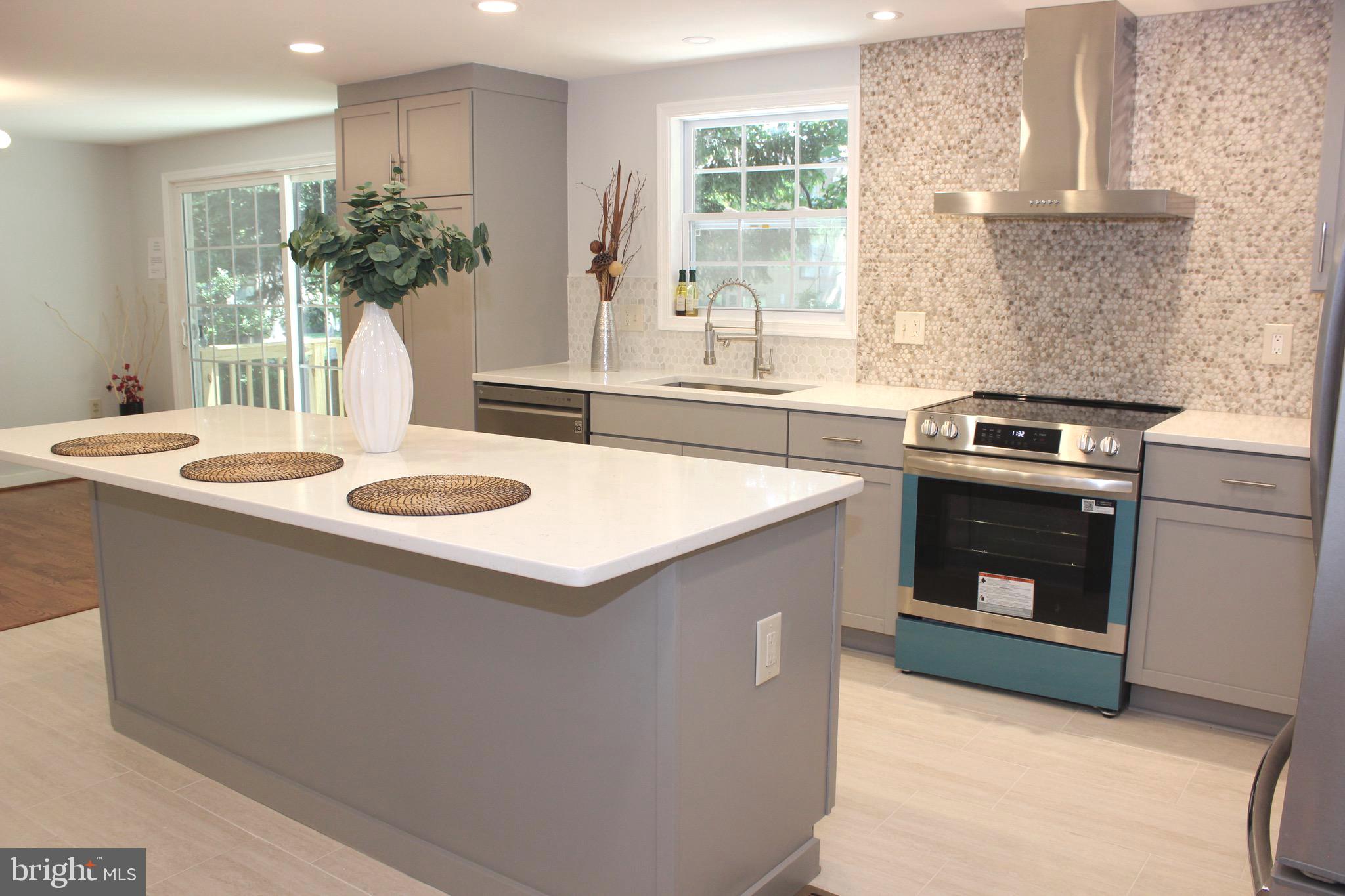 RESTON - Residential