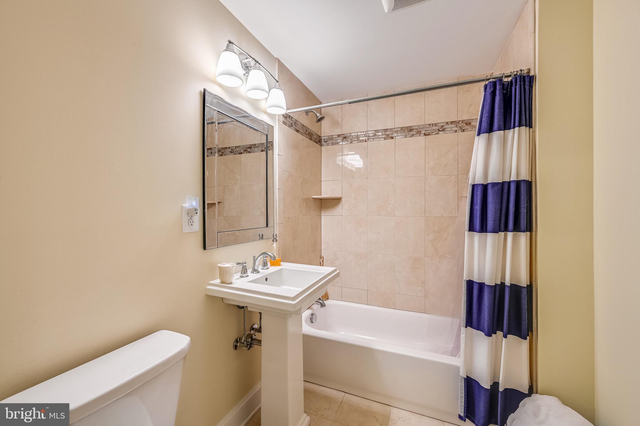 EASTPORT - Residential