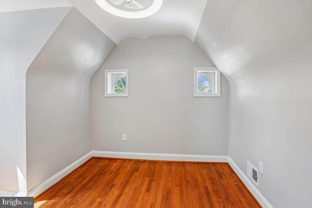 WEST HILLS - Residential