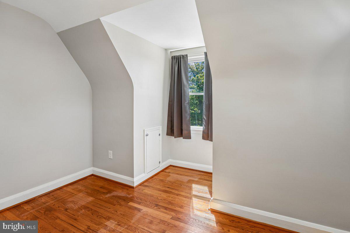 WEST HILLS - Residential
