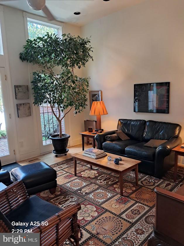 SOCIETY HILL - Residential