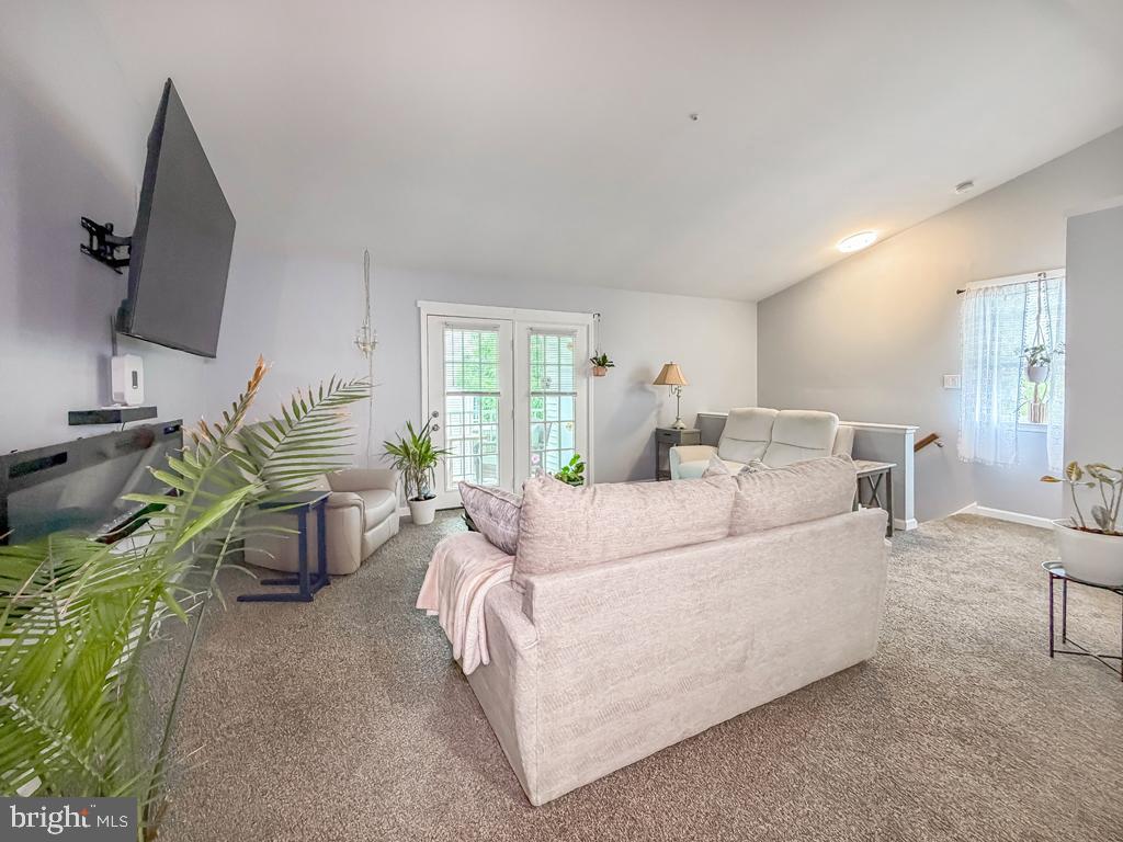 BELMONT STATION - Residential