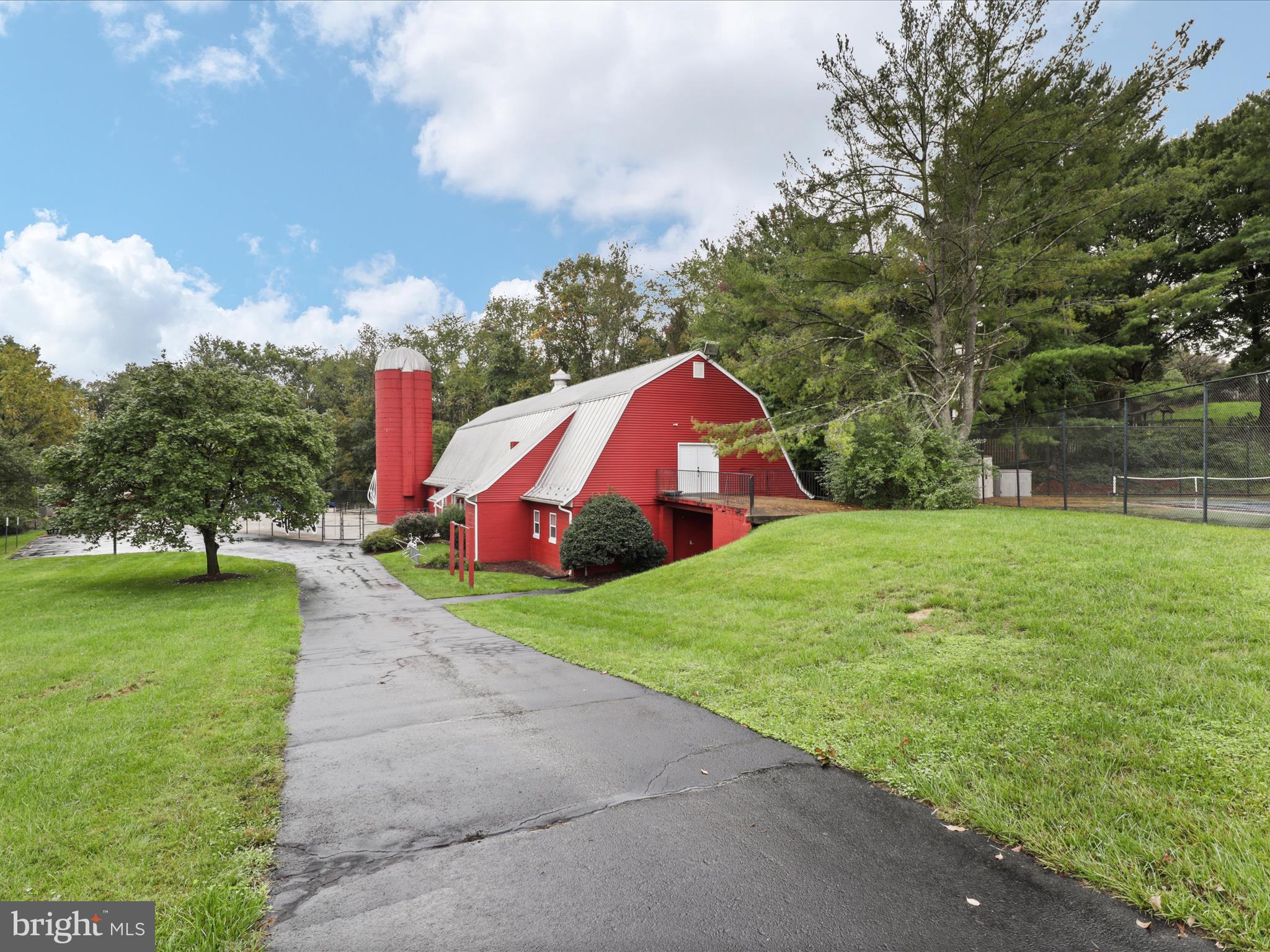HUNTER MILL ESTATES - Residential