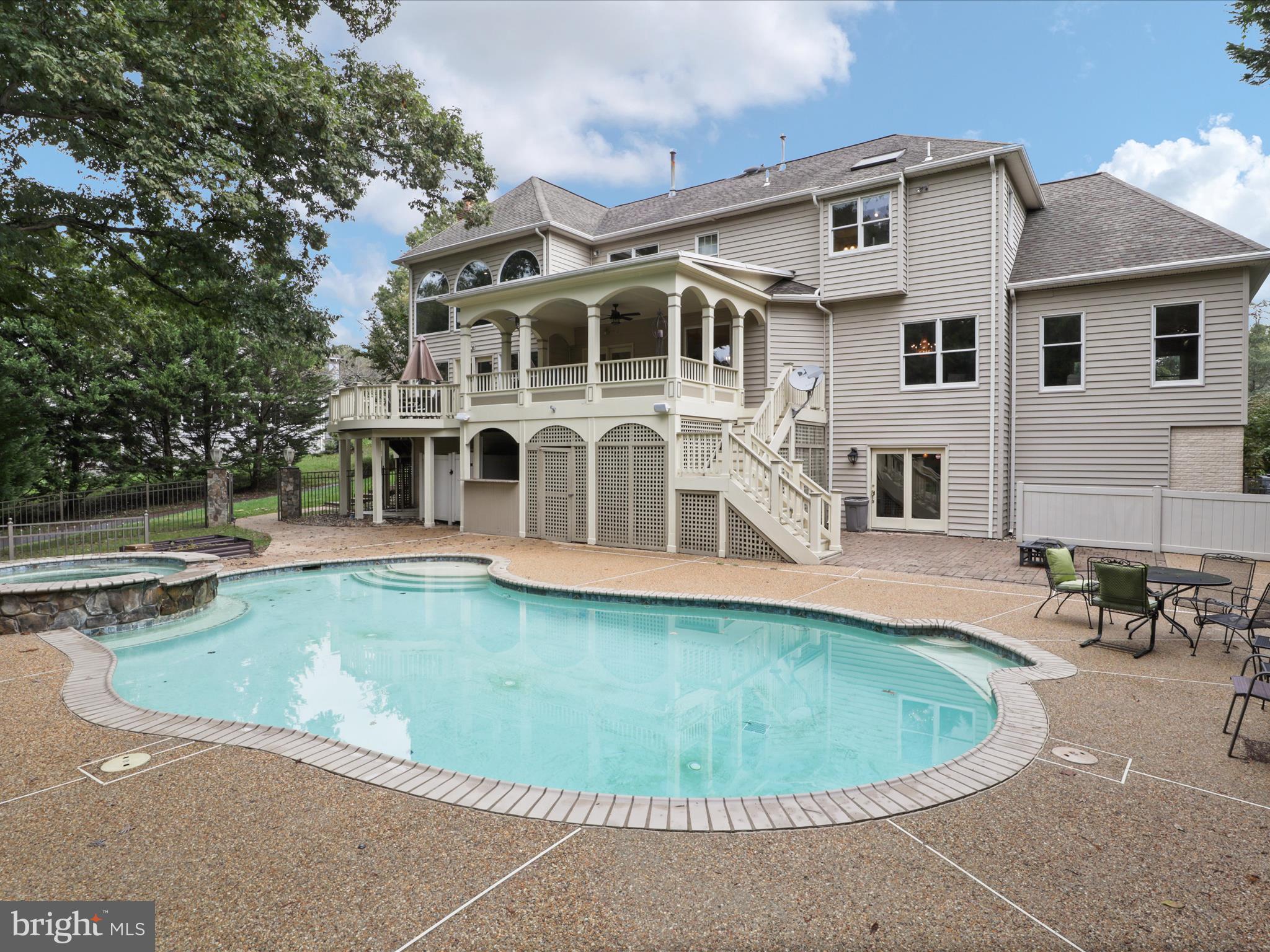 HUNTER MILL ESTATES - Residential