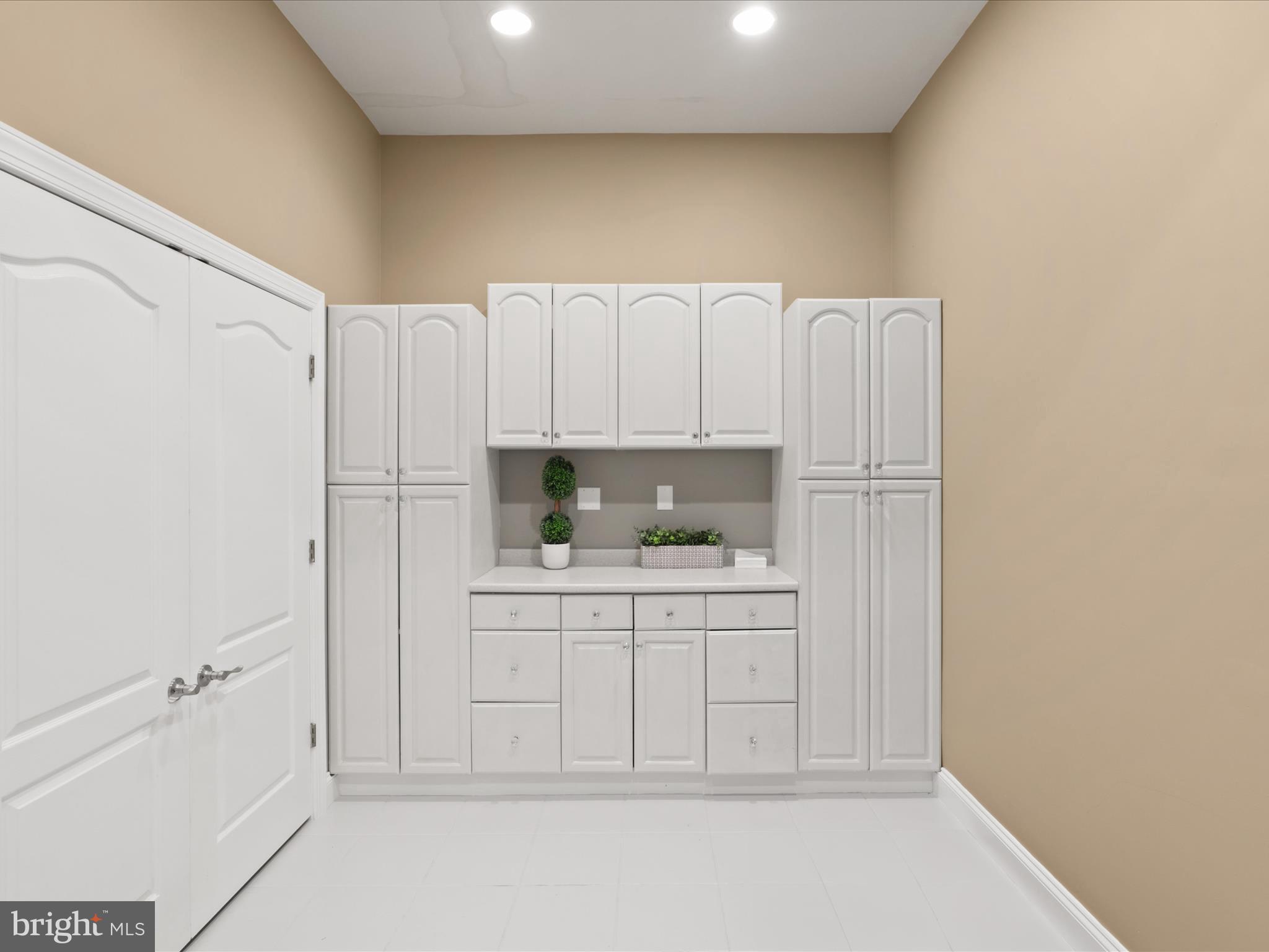 HUNTER MILL ESTATES - Residential